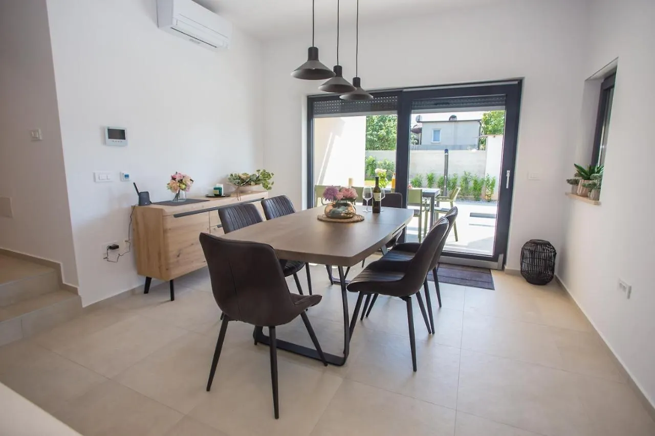 Villa Mia بوريتش